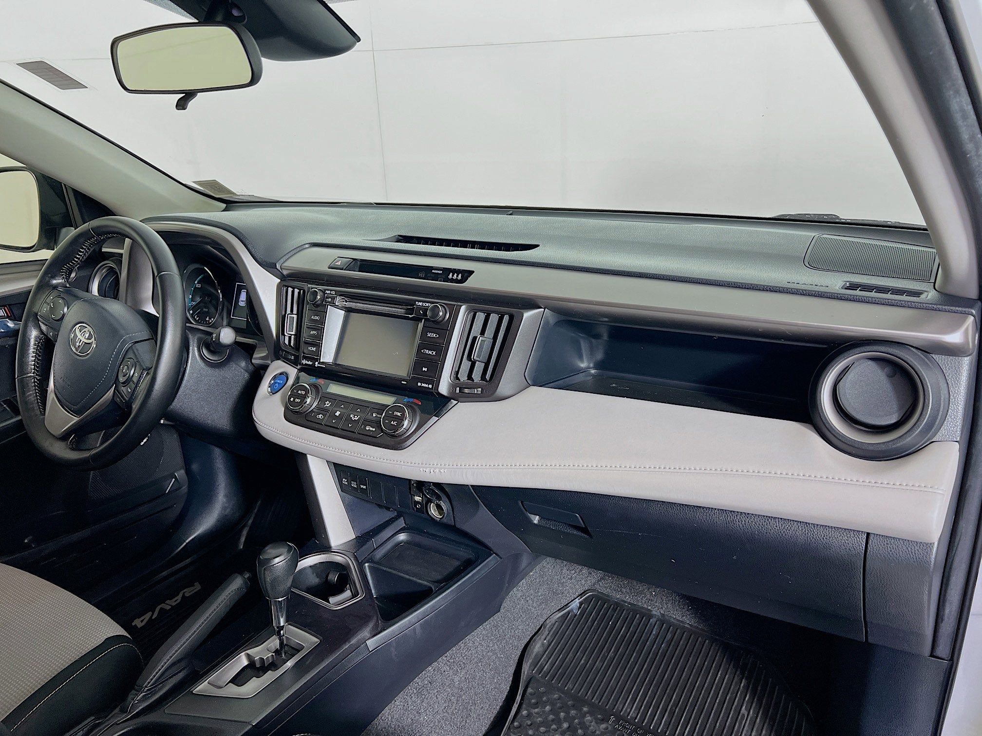 2017 Toyota RAV4 Hybrid XLE