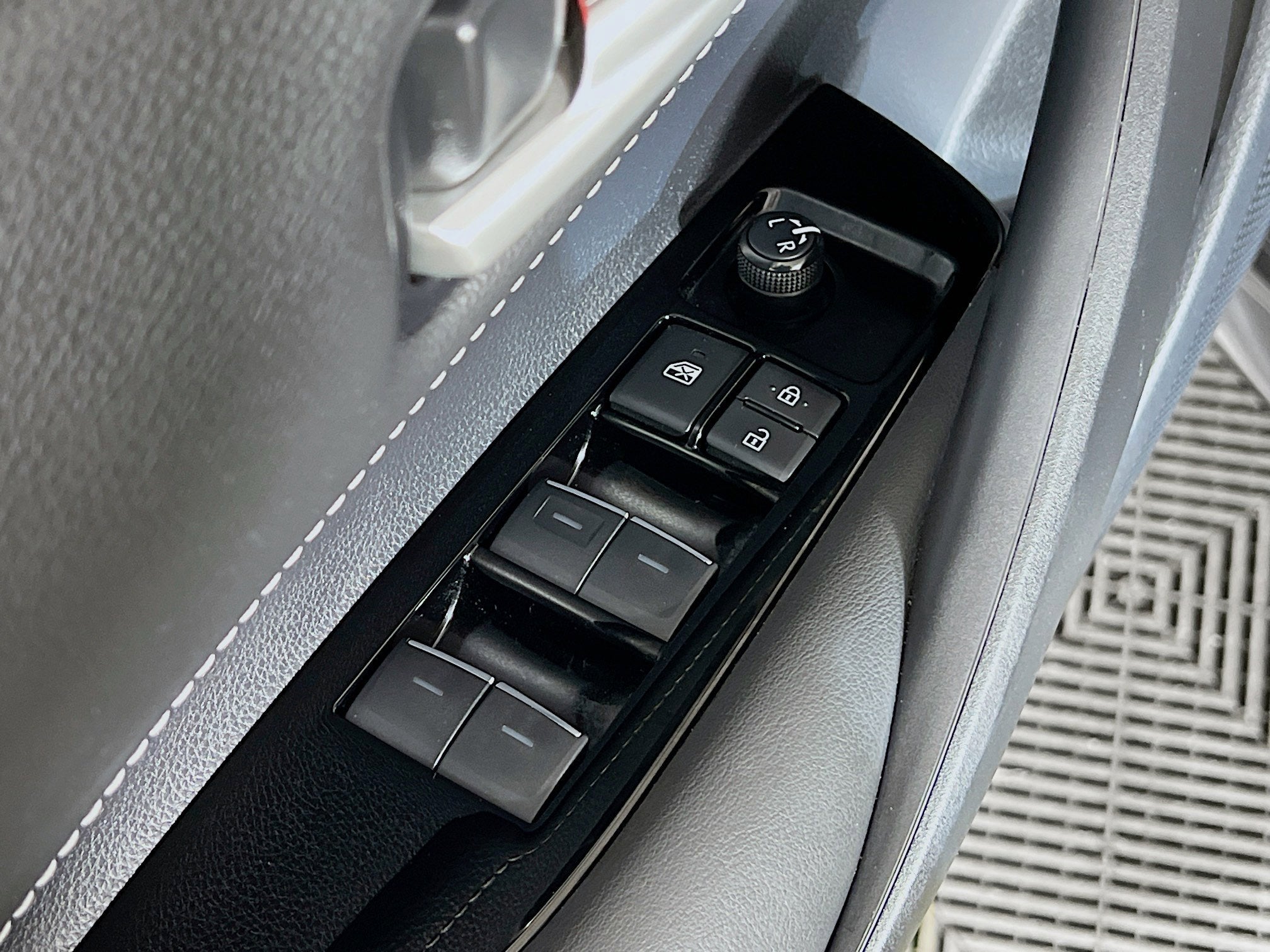 2023 Toyota Corolla Hatchback SE