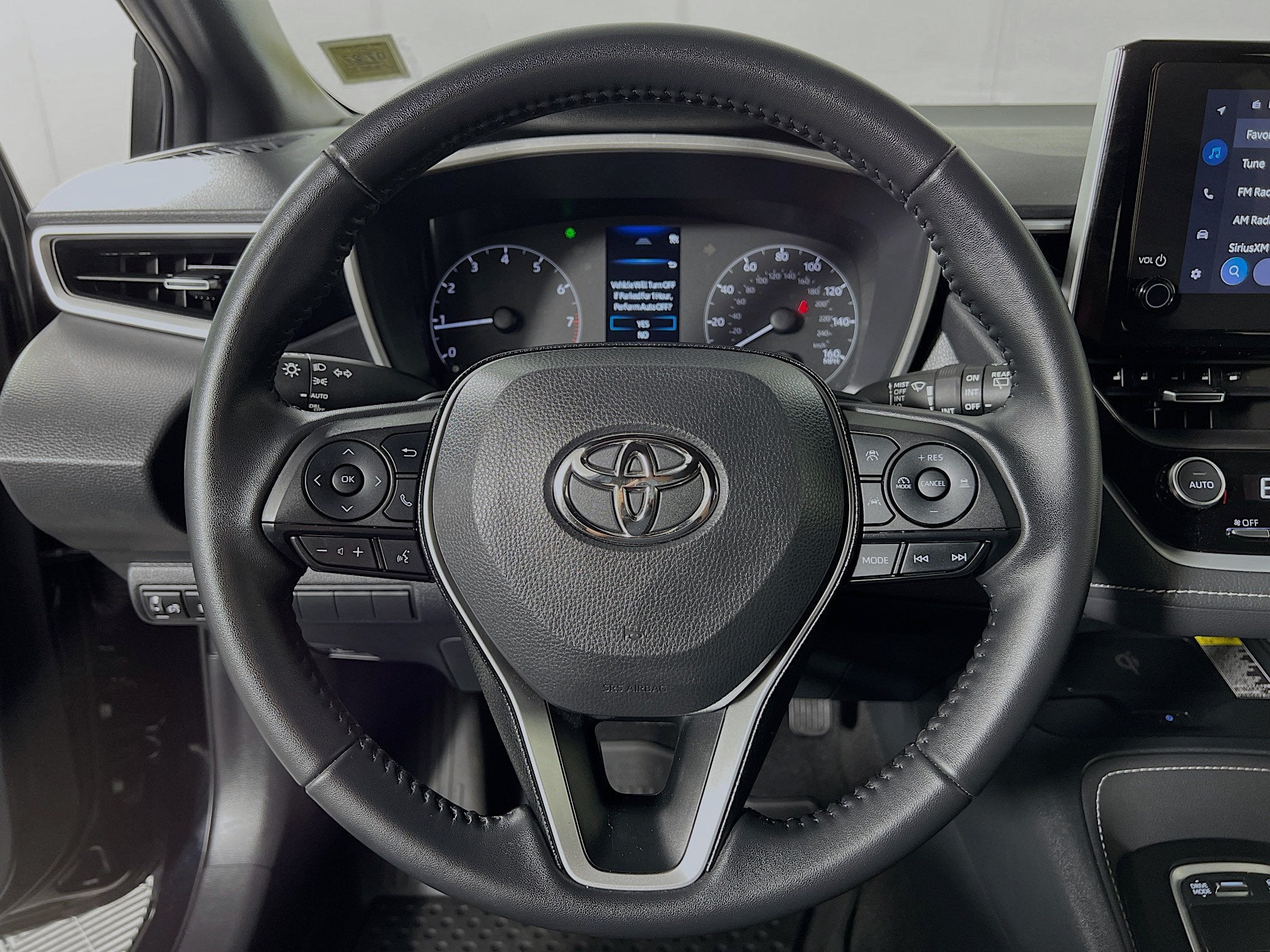 2025 Toyota Corolla Hatchback SE