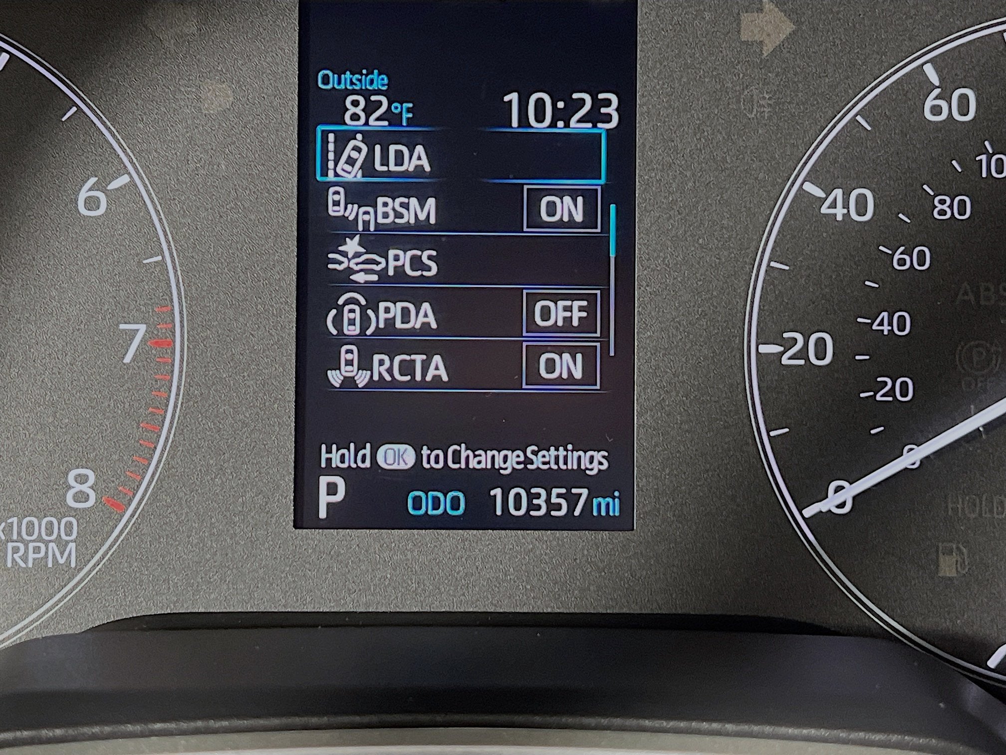 2025 Toyota Corolla Hatchback SE