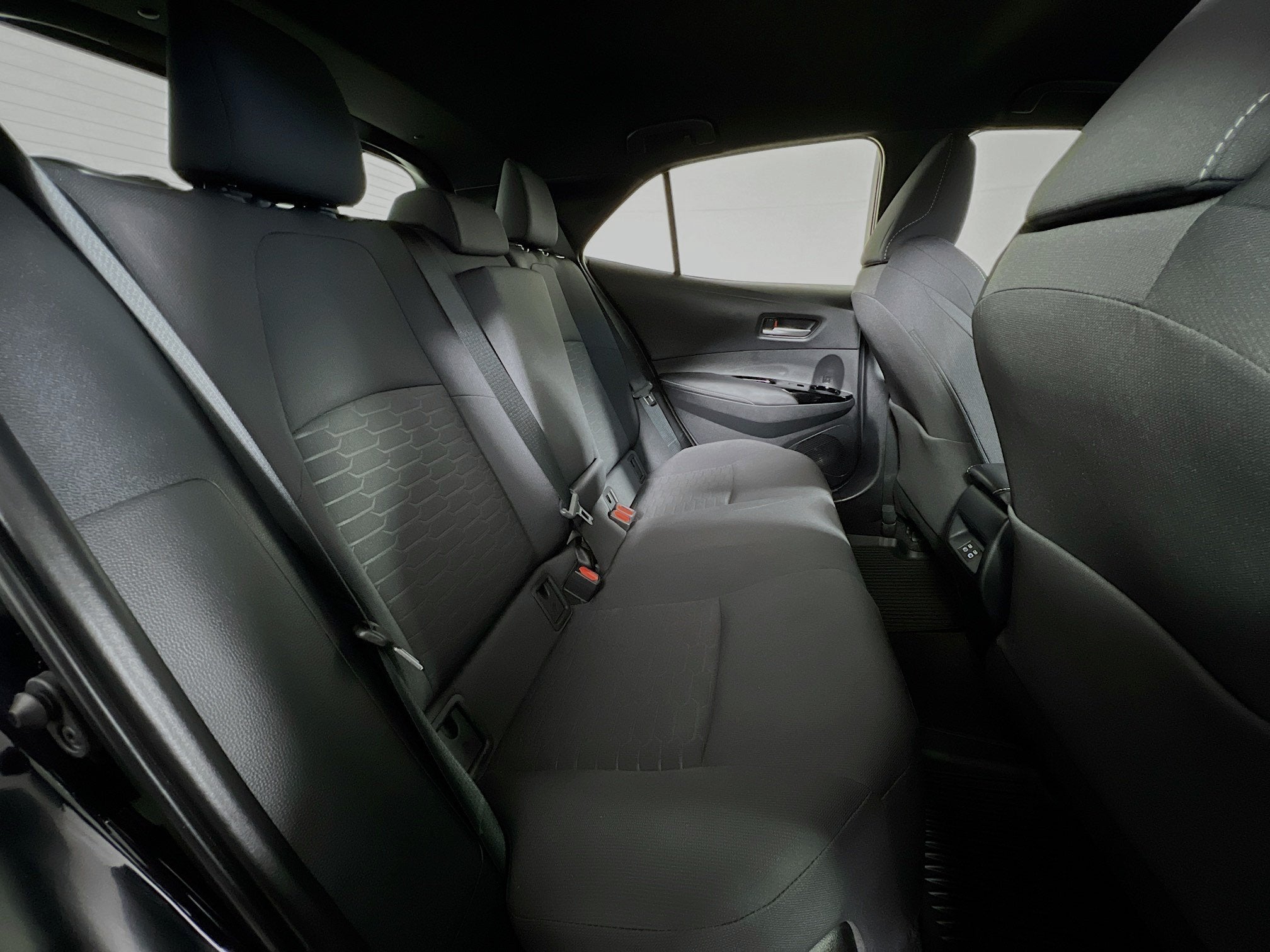 2025 Toyota Corolla Hatchback SE