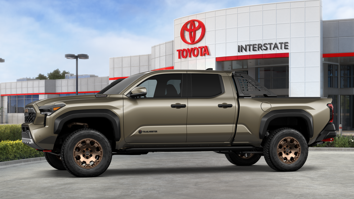 2026 Toyota Tacoma i-FORCE MAX Tacoma Trailhunter