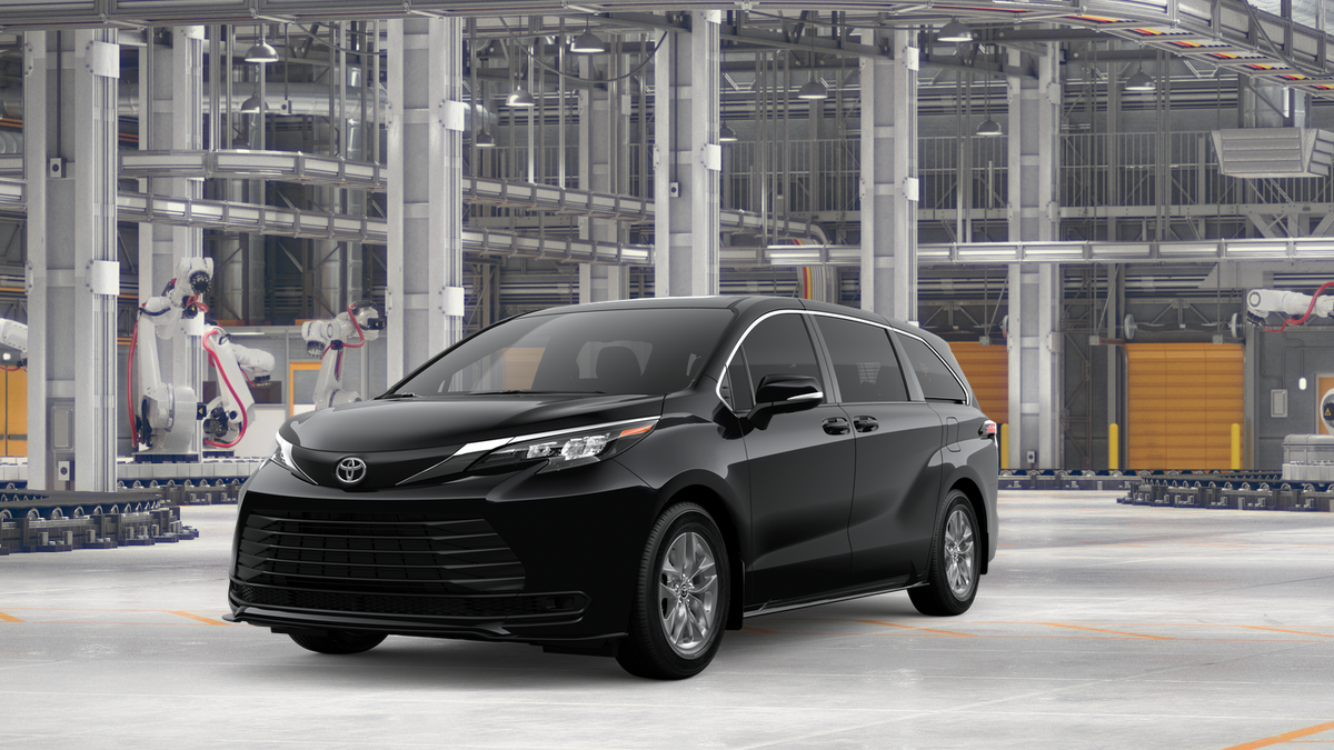 2026 Toyota Sienna LE 8-Passenger Hybrid AWD's photo