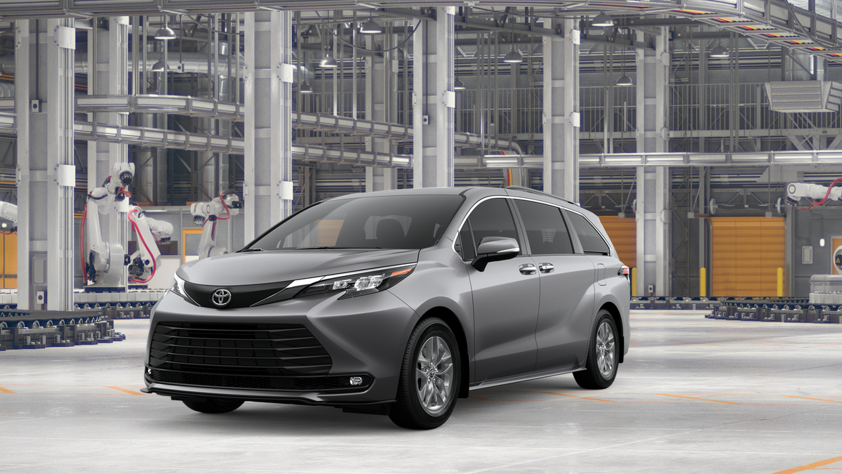 2026 Toyota Sienna XLE 7-Passenger Hybrid AWD's photo